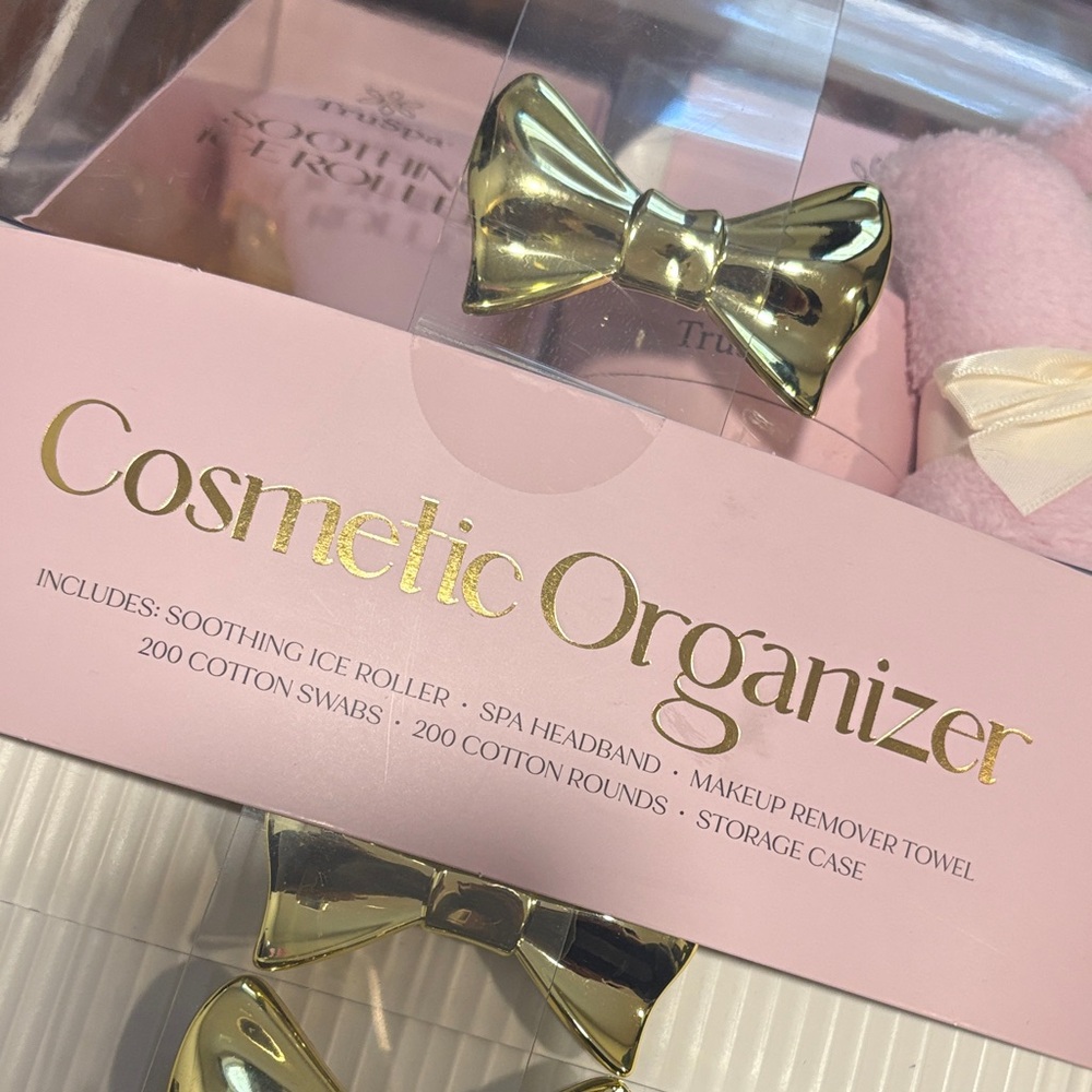 Pink Cosmetic Organizer Case with Gold Bow Accents - perfect Mothers Day Gift - Picture 2 of 13